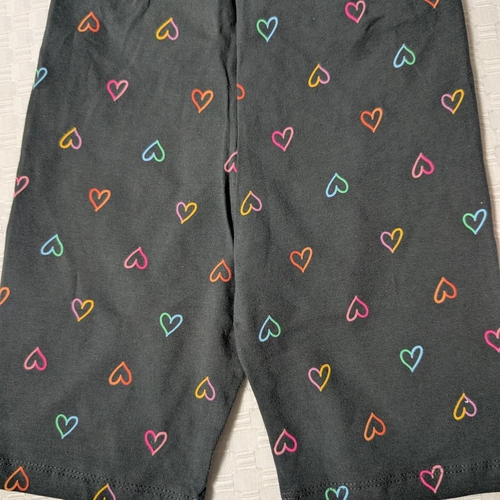 Girls biker shorts size 8 / hearts